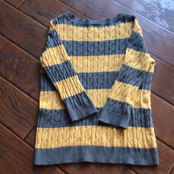 - Loft Sweater - Size Large - Picture 6 of 9